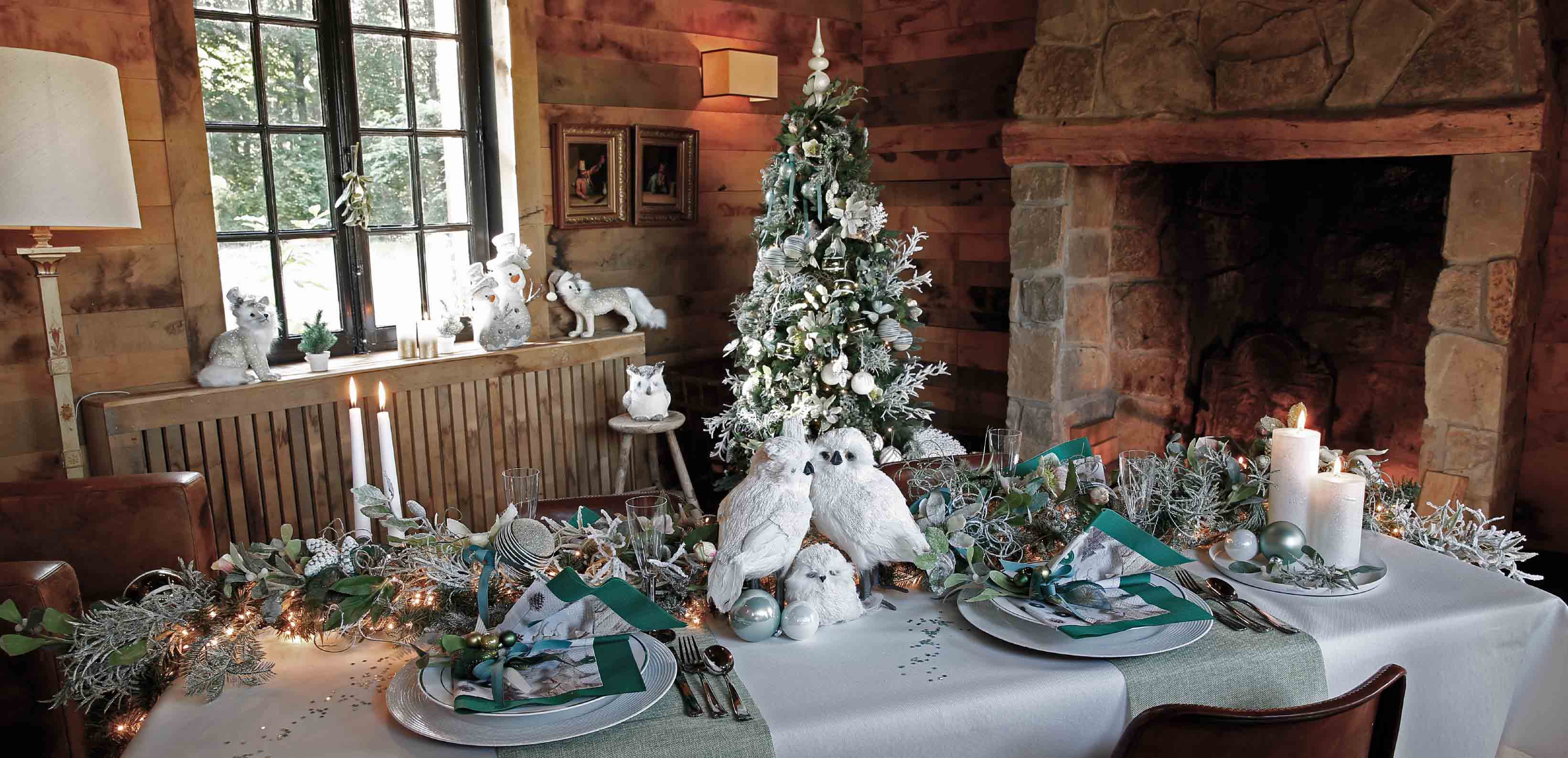 kerstversiering in groen en wit