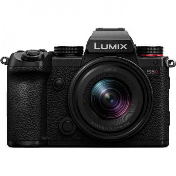 Panasonic Lumix S5D + 18-40mm f/4.5-6.3