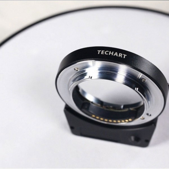 Techart Leica M – Sony FE autofocus adapter