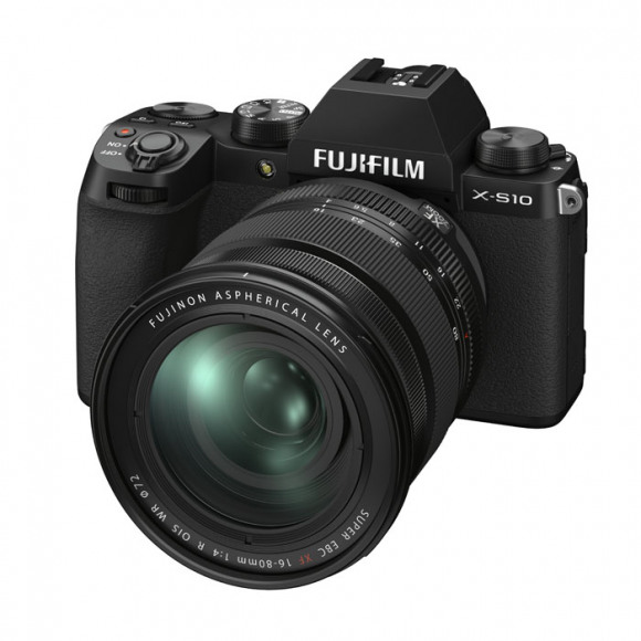 Fujifilm X-S10 + XF 16-80mm