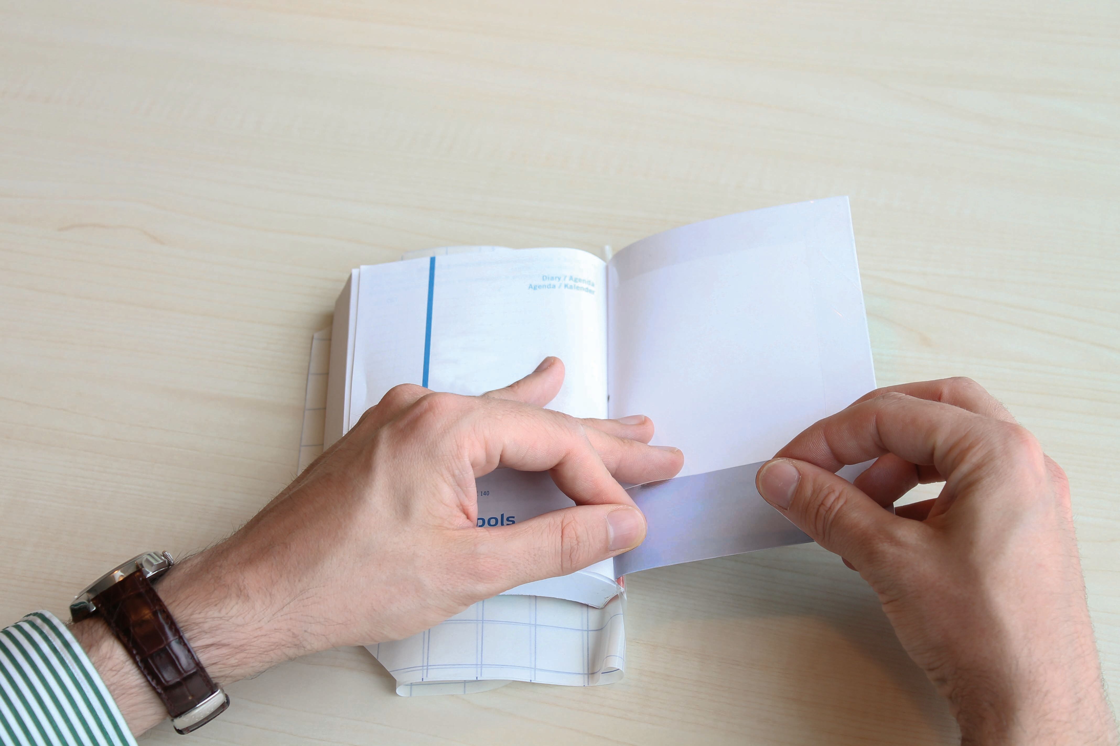 plastifier des livres étape 9