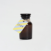 Geboortelabel met babynaam en strepen