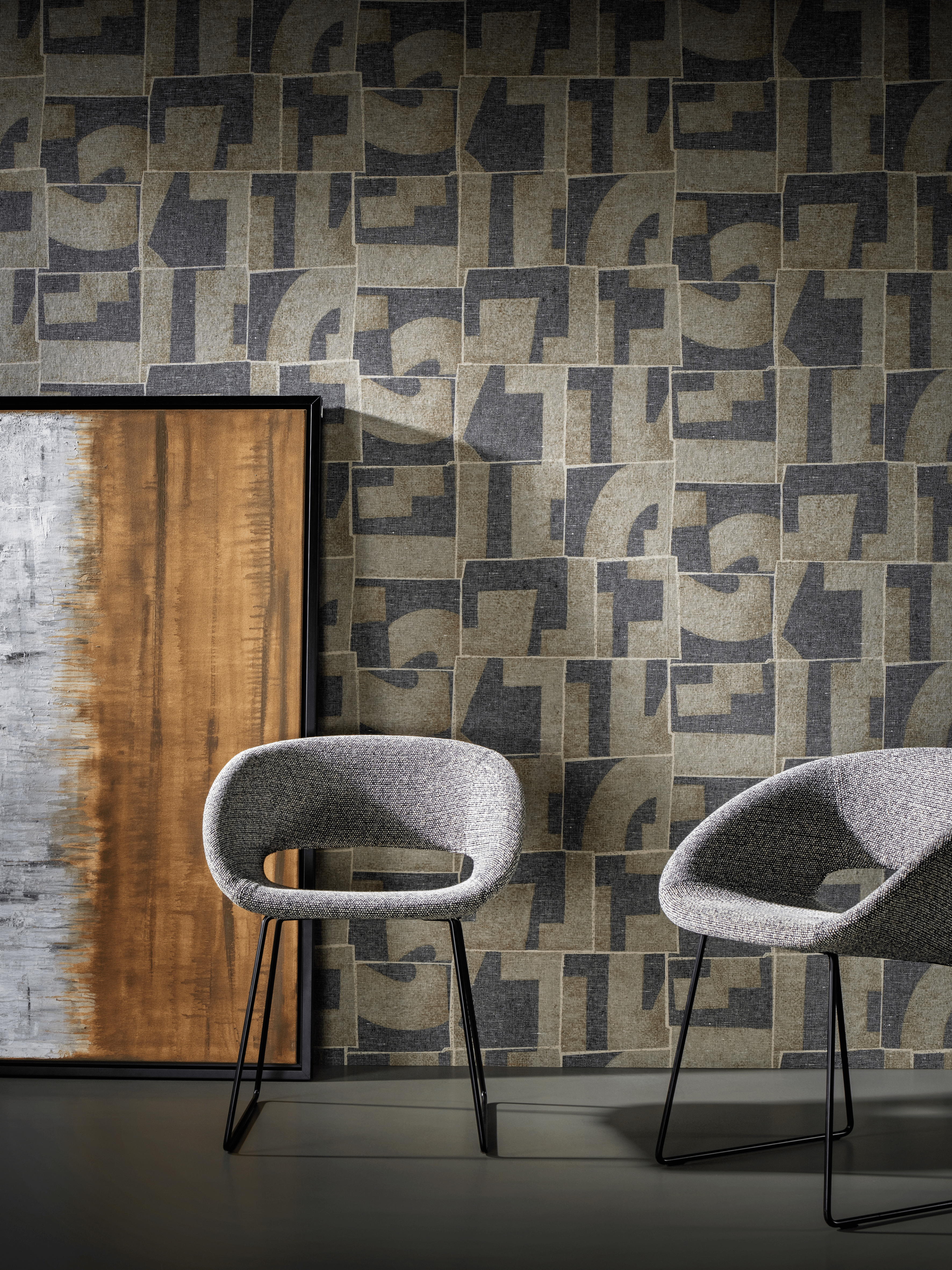 Close-up van Arte Essentials Modulaire Module 53030 designbehang met een modern geometrisch lijnenspel, geweven textuur en een zachte groentint. Luxe wandbekleding voor een eigentijds interieur met een stijlvolle, architecturale uitstraling.