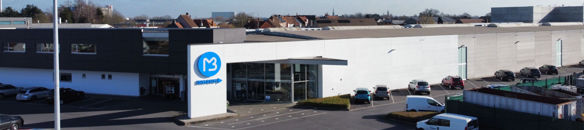 De winkel van Multi Bazar aan de Roeselaarsestraat in Izegem