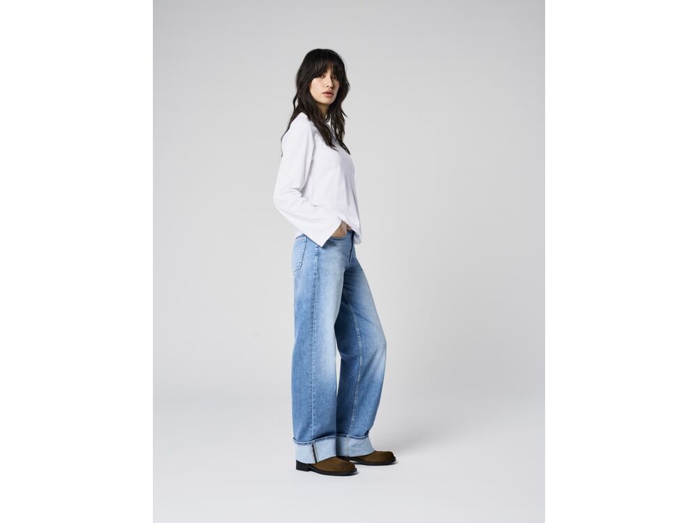 LIGHT BLUE DENIM