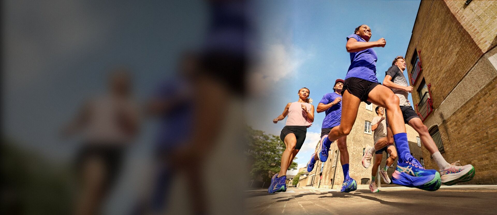 Groupe de coureurs sur route chaussés de l’ASICS Superblast 3