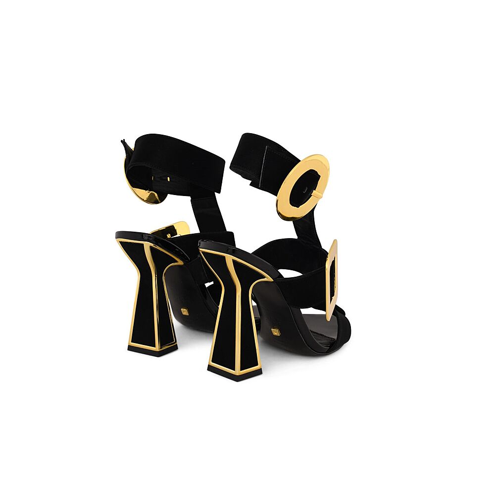 Kat maconie rivenditori new arrivals