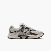 Nike - V5 RNR (GS) Sneakers