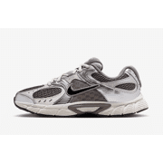 Nike - V5 RNR (GS) Sneakers