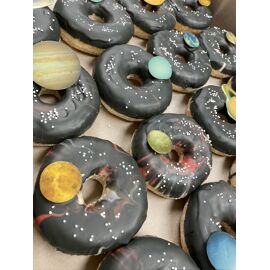 gedecoreerde donuts