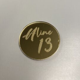 gepersonaliseerde gouden ronde spiegel met naam en leeftijd