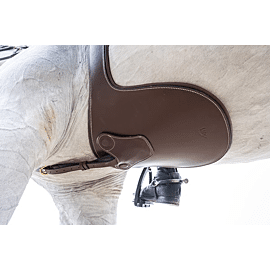 HFI Stud Guard Girth | Magnet
