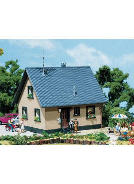 FALLER 130223 / EENGEZINSWONING