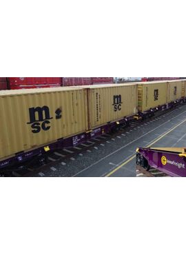 B-models 90502 / Purple innofreight car loaded with 4 yellow 20ft containers MSC