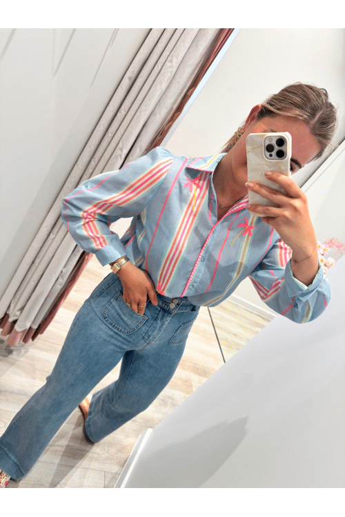 Palm color blouse
