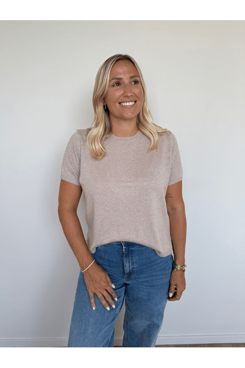 Bodil pullover knitted