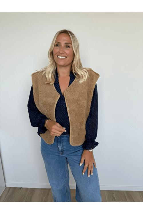 Cozy teddy gilet