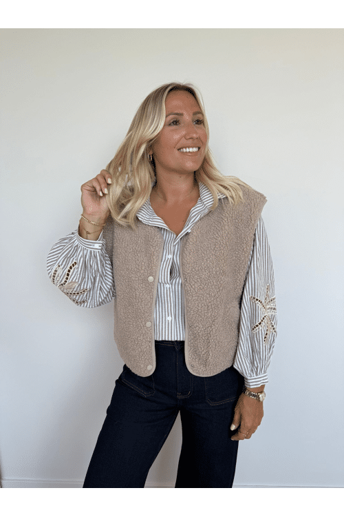 Cozy teddy gilet