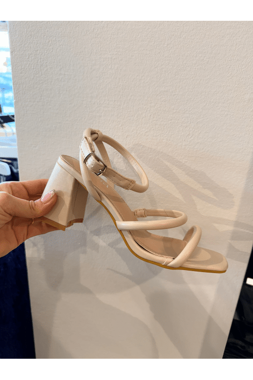 heels laura
