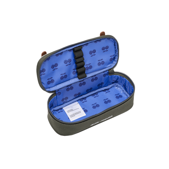 Jeune Premier Pennenbox Camp Life