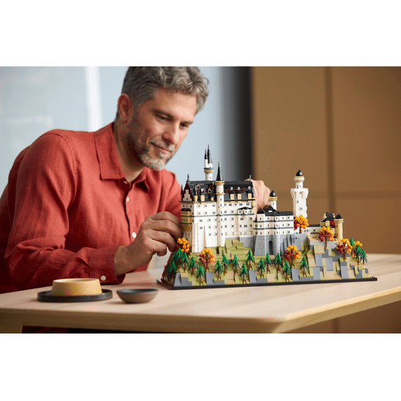 Lego Architecture Neuschwanstein Castle 21063