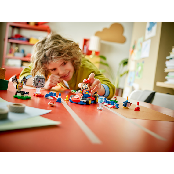 Lego Super Mario Mario Kart - Interactieve Mario En Standaardkart 72043