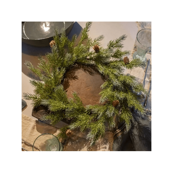 Dione Wreath Pe Pine Cones D40cm