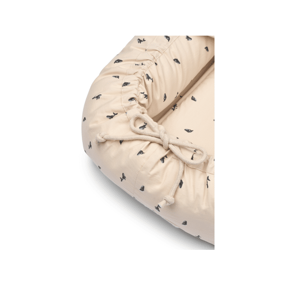 Liewood Gro Babylift Babynest Mini Whale Sandy