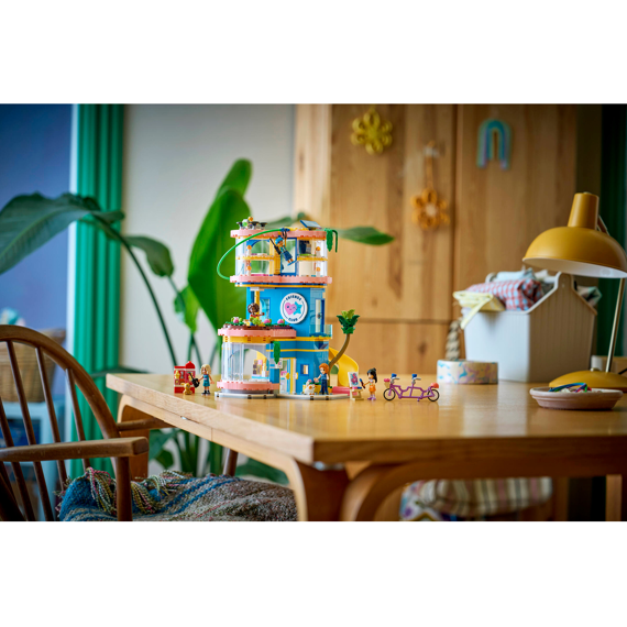 Lego Friends Heartlake City Clubhuis 42689