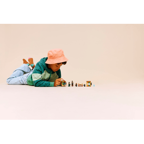 Lego Harry Potter Kasteel Zweinstein: Sorteerhoedceremonie 76460