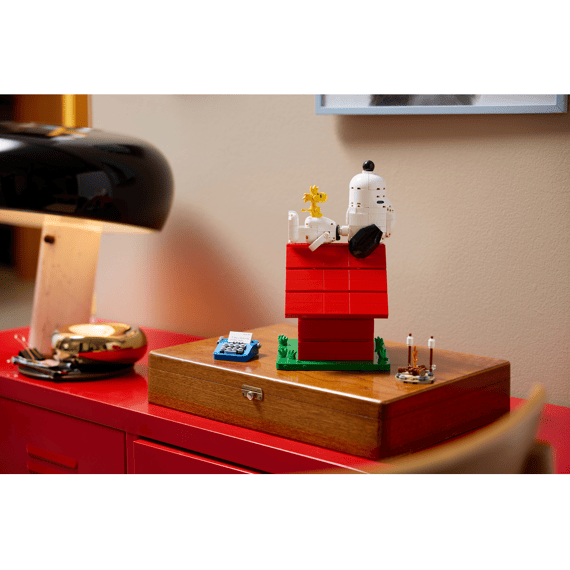 Lego Ideas 21368 Peanuts: Snoopys Hondenbok
