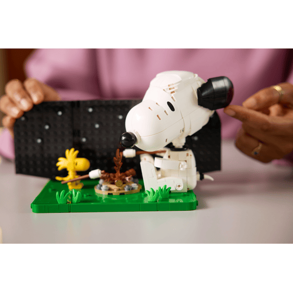 Lego Ideas 21368 Peanuts: Snoopys Hondenbok