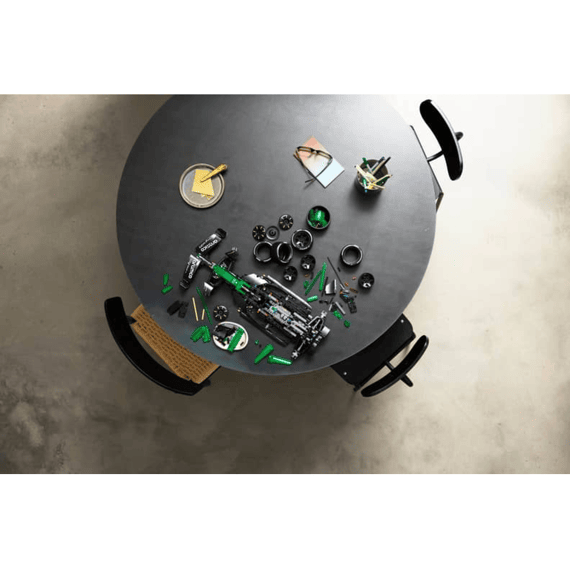 Lego Technic 42240 Aston Martin Aramco Amr25 F1® auto