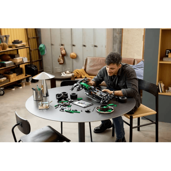 Lego Technic 42240 Aston Martin Aramco Amr25 F1® auto