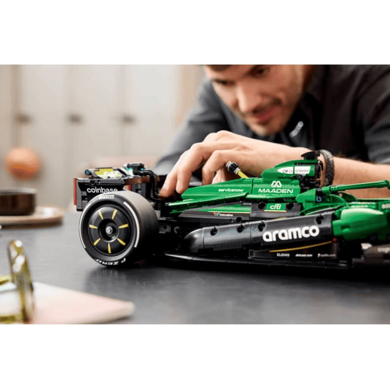 Lego Technic 42240 Aston Martin Aramco Amr25 F1® auto