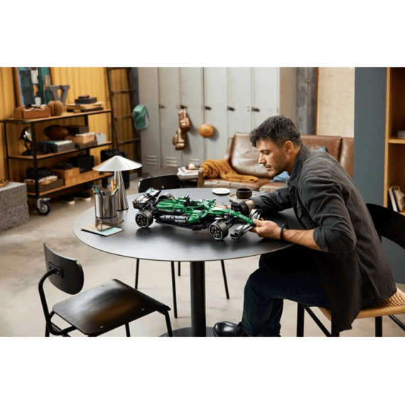 Lego Technic 42240 Aston Martin Aramco Amr25 F1® auto