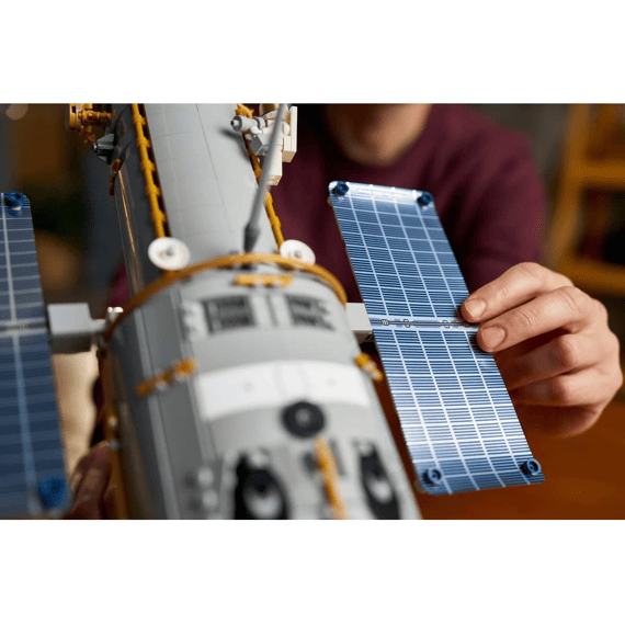 Lego Icons 11382 Ruimtetelescoop Hubble