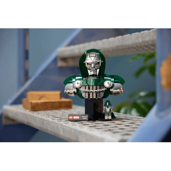 Lego Super Heroes Marvel 76345 Doctor Doom Buste