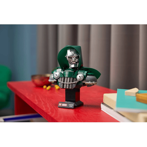 Lego Super Heroes Marvel 76345 Doctor Doom Buste