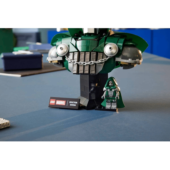 Lego Super Heroes Marvel 76345 Doctor Doom Buste