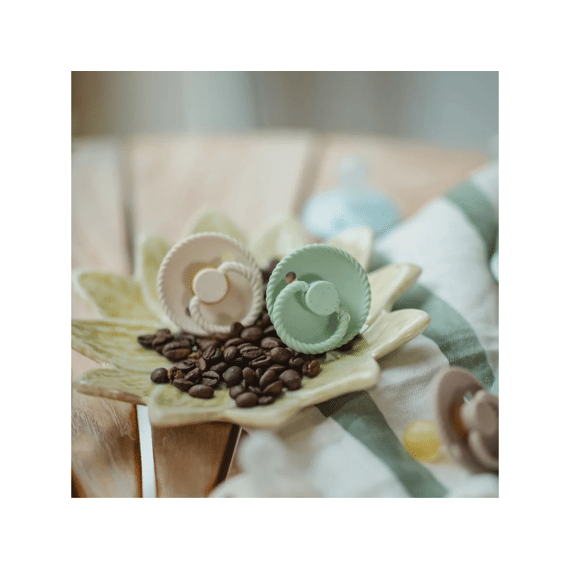 Frigg Fopspeen Maat 1 Latex Mini Mocha 2-pack Cappuccino/Matcha Latte