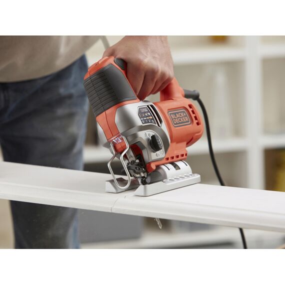 Black+Decker 650W Penderdecoupeerzaag In Koffer