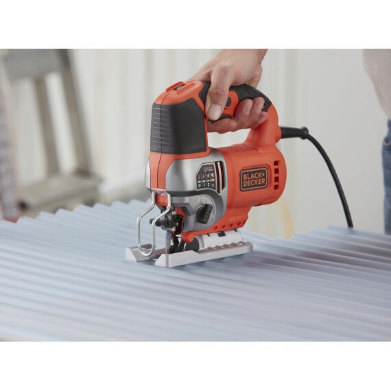 Black+Decker 650W Penderdecoupeerzaag In Koffer