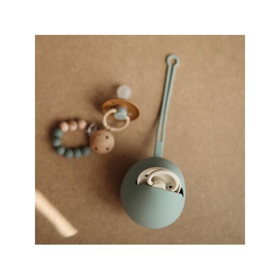 Mushie  Bibs Silicone Fopspeendoosje  Tradewinds
