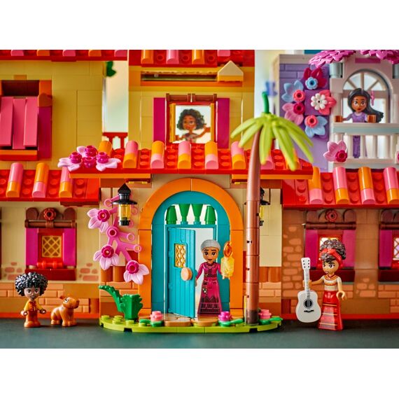 Lego Disney Classic 43245 Het Magische Huis Van De Familie Madrigal