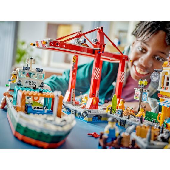 Lego City 60422 Haven Met Vrachtschip