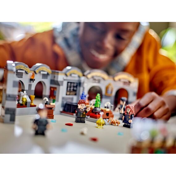 Lego Harry Potter 76431 Kasteel Zweinstein: Toverdrankenles